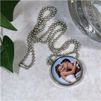 Picture Perfect Love Photo Circle Frame Necklace 8BU387669